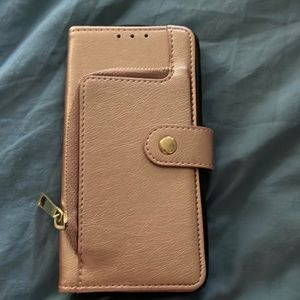 Pearl pink smartphone case
